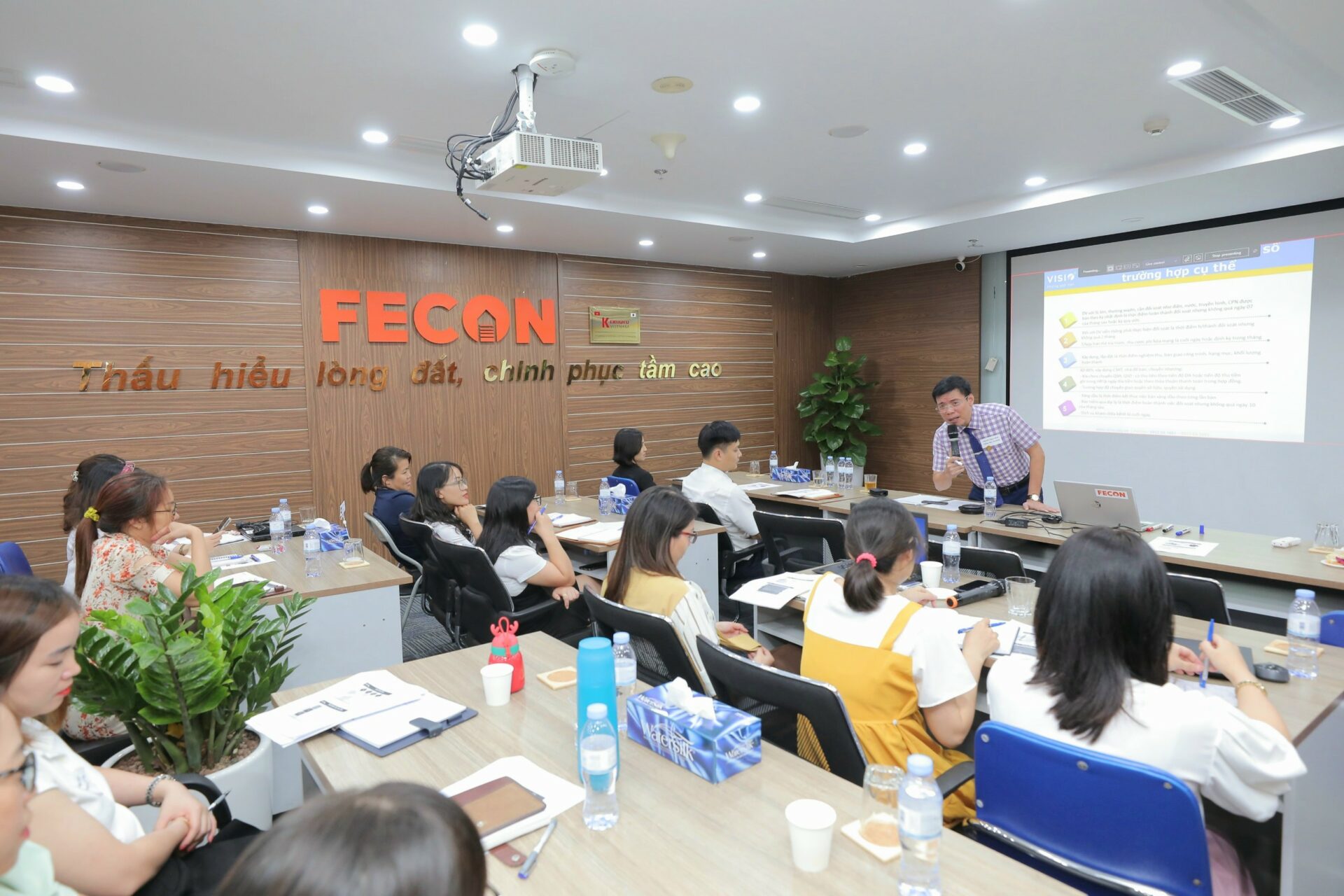 VisioEdu Đào tạo kế toán thuế cho Tập đoàn FECON
